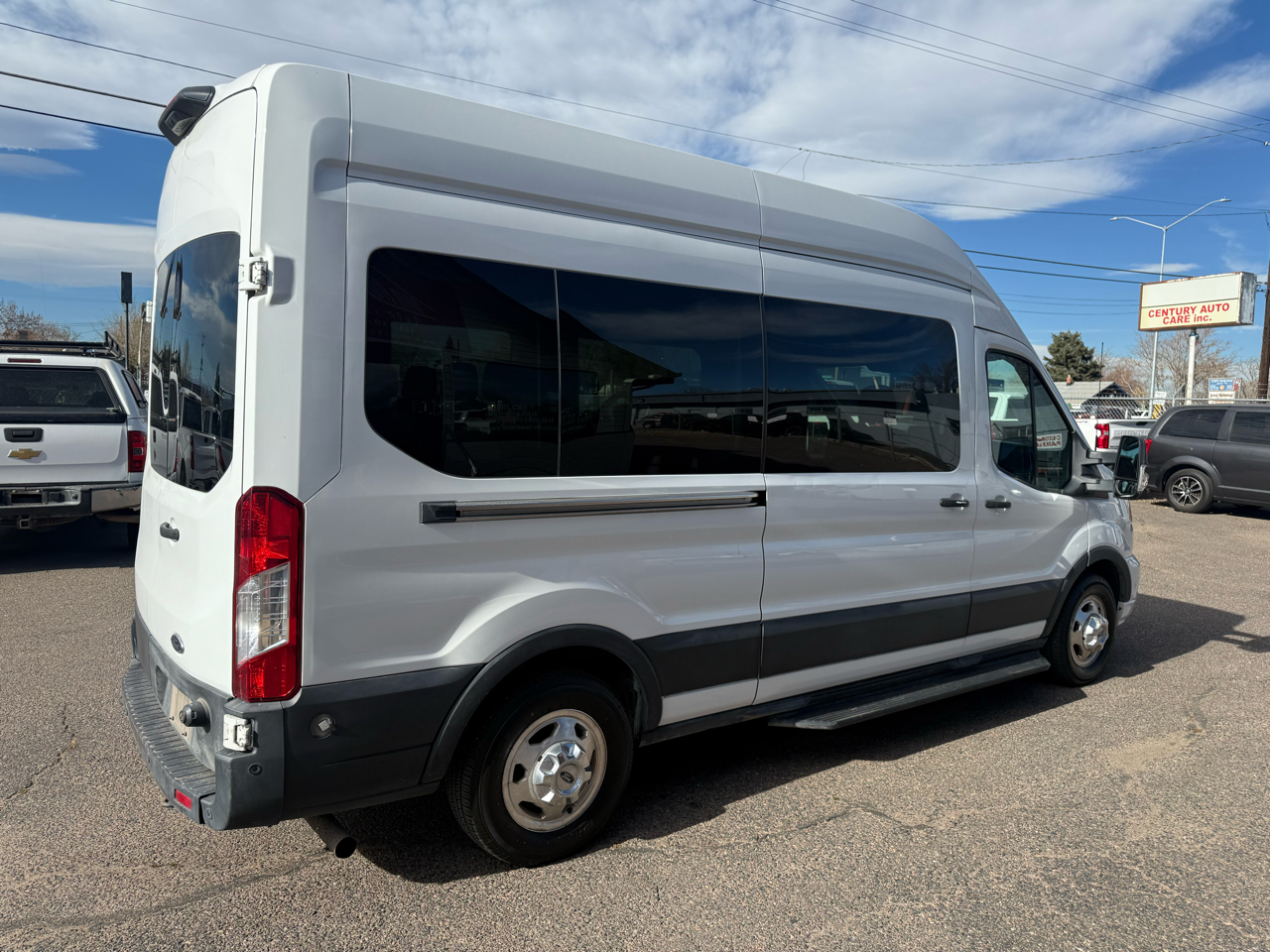 2020 Ford Transit Passenger XLT photo 4