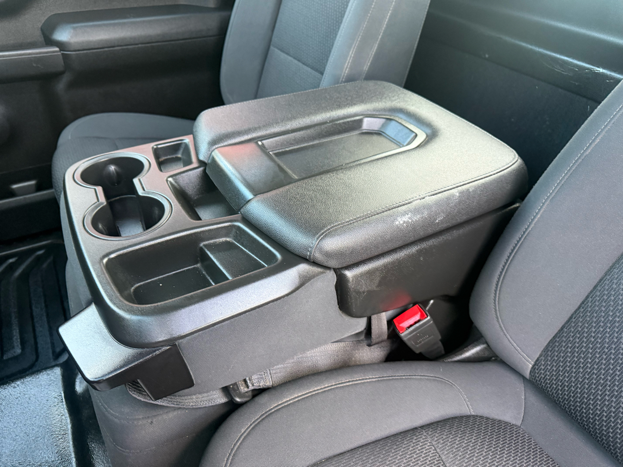 GMC Sierra 1500 4WD Reg Cab 140" 2021