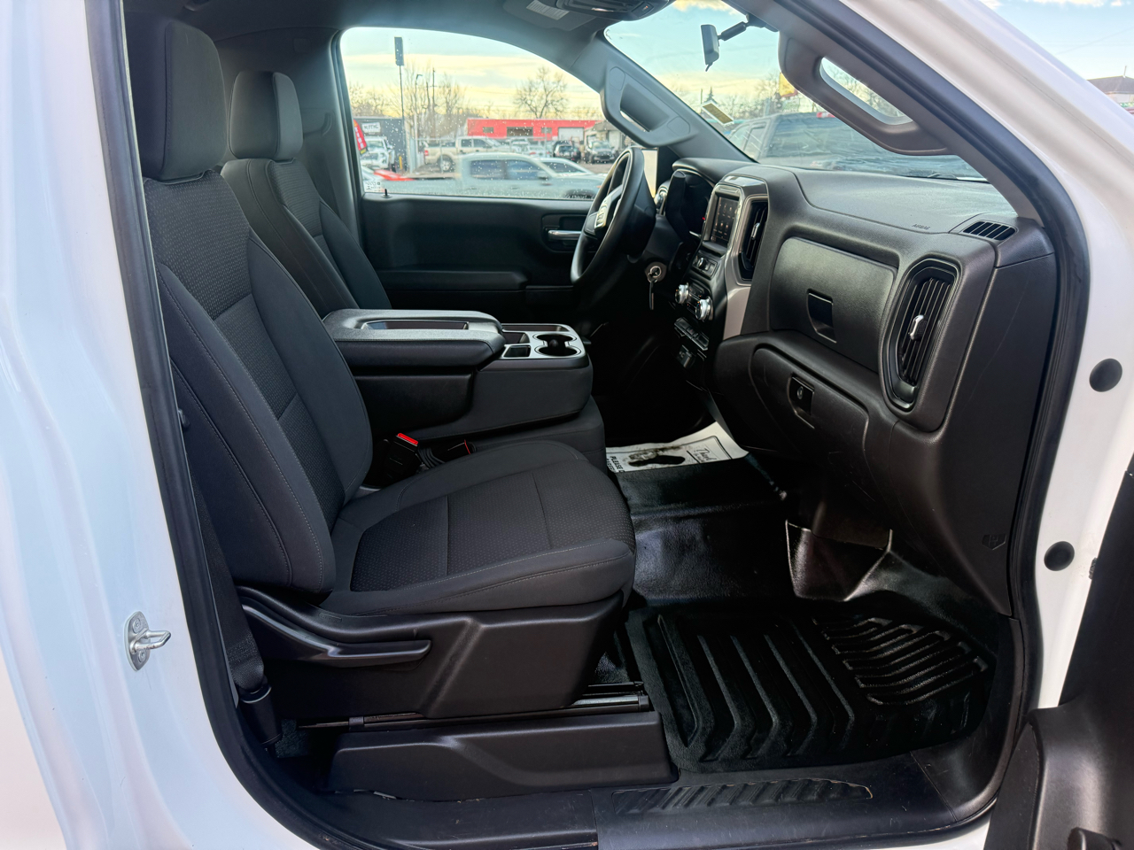 GMC Sierra 1500 4WD Reg Cab 140" 2021