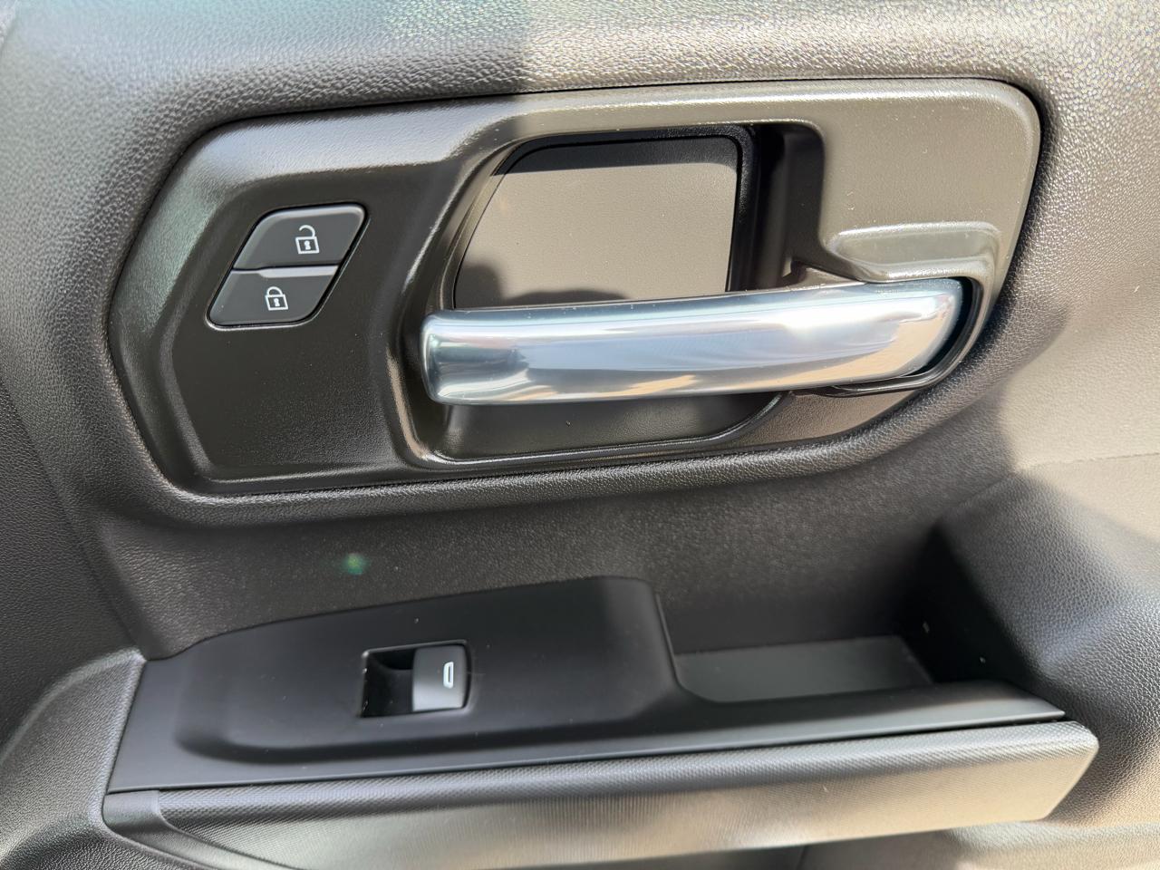 Chevrolet Silverado 1500 4WD Reg Cab 140" Work Truck 2022