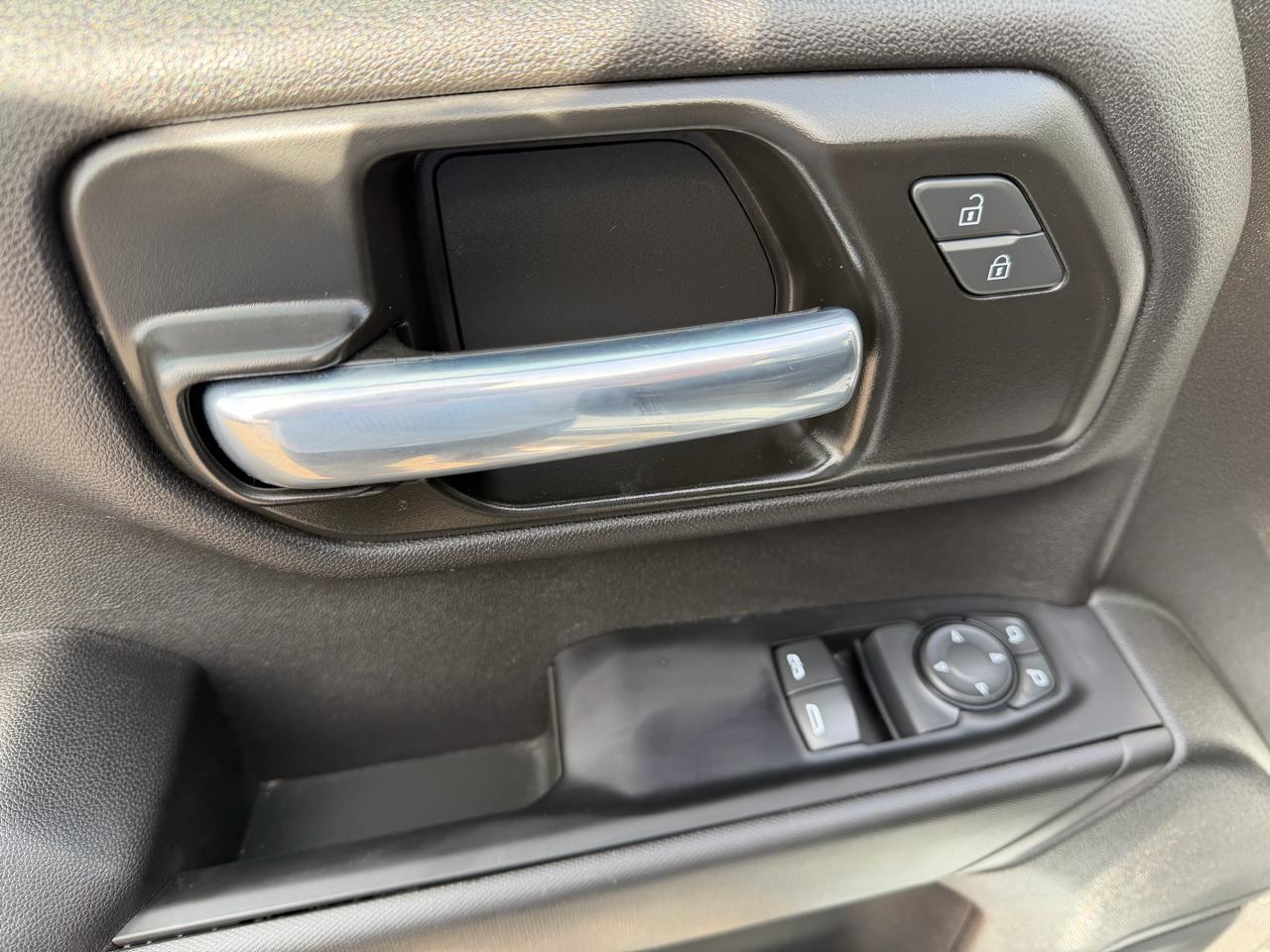 Chevrolet Silverado 1500 4WD Reg Cab 140" Work Truck 2022