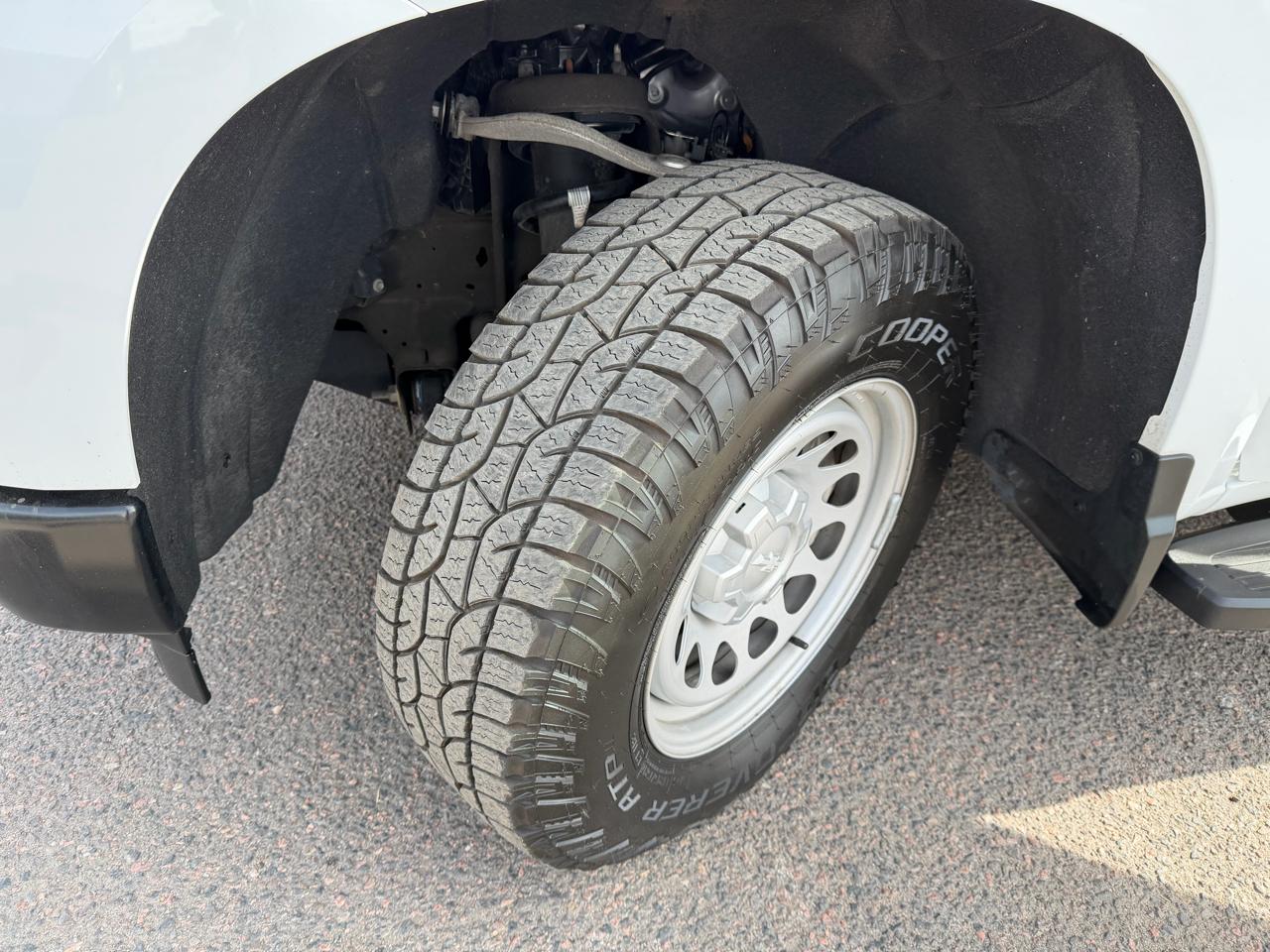 Chevrolet Silverado 1500 4WD Reg Cab 140" Work Truck 2022