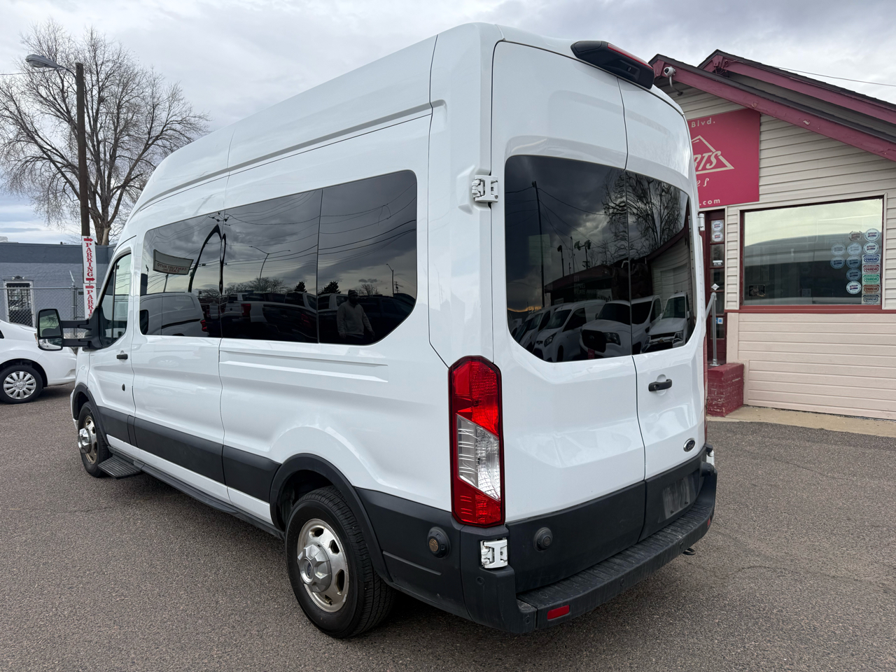 Ford Transit Passenger Wagon T-350 148" High Roof XLT AWD 2020