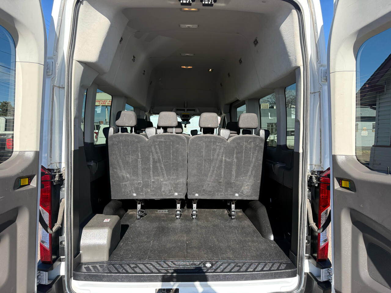 Ford Transit Passenger Wagon T-350 148" High Roof XLT AWD 2020