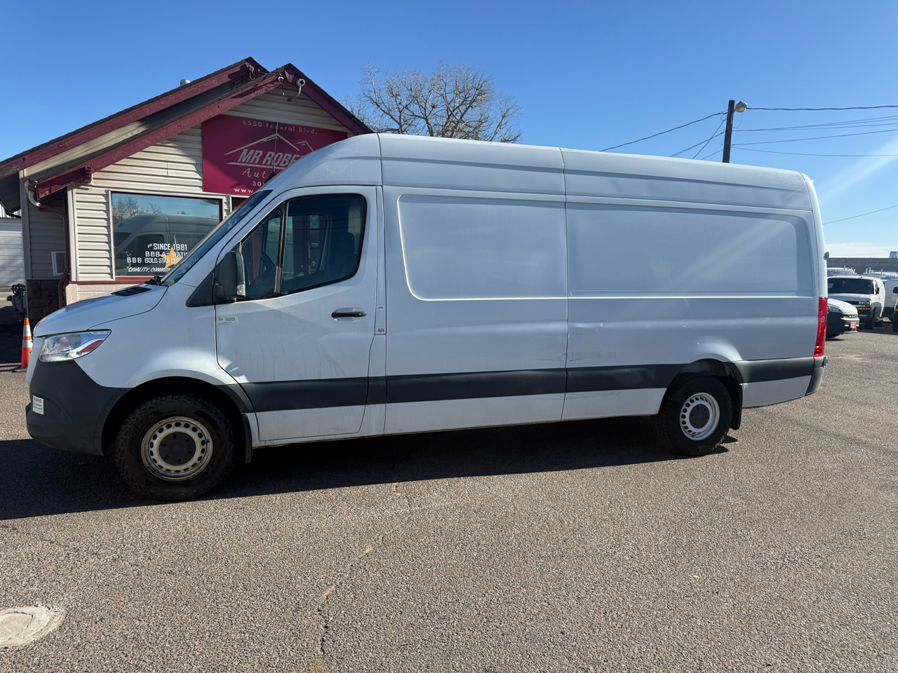 Freightliner Sprinter Van 2500 High Roof V6 170" RWD 2019