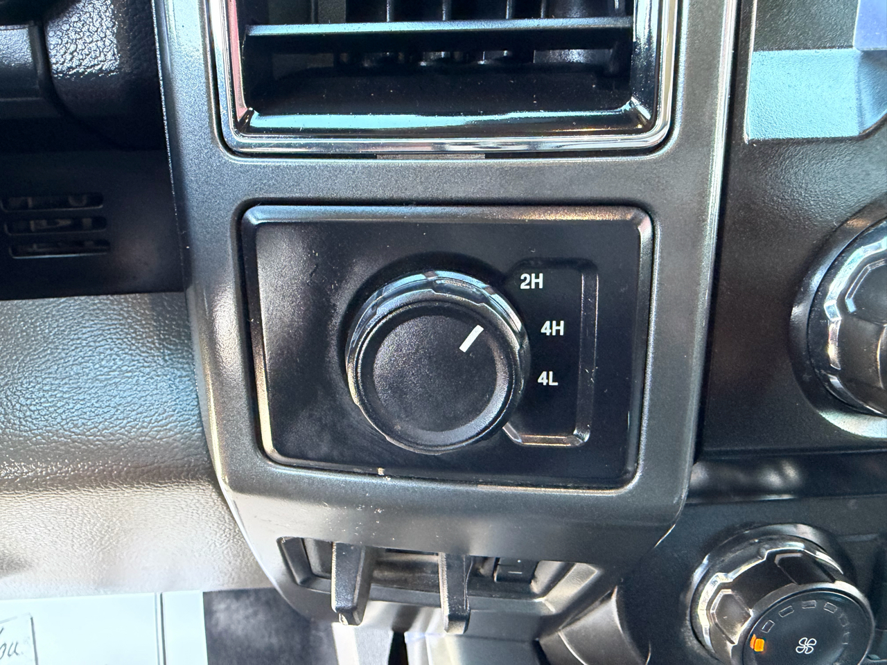 Ford Super Duty F-250 SRW XLT 4WD SuperCab 8' Box 2021