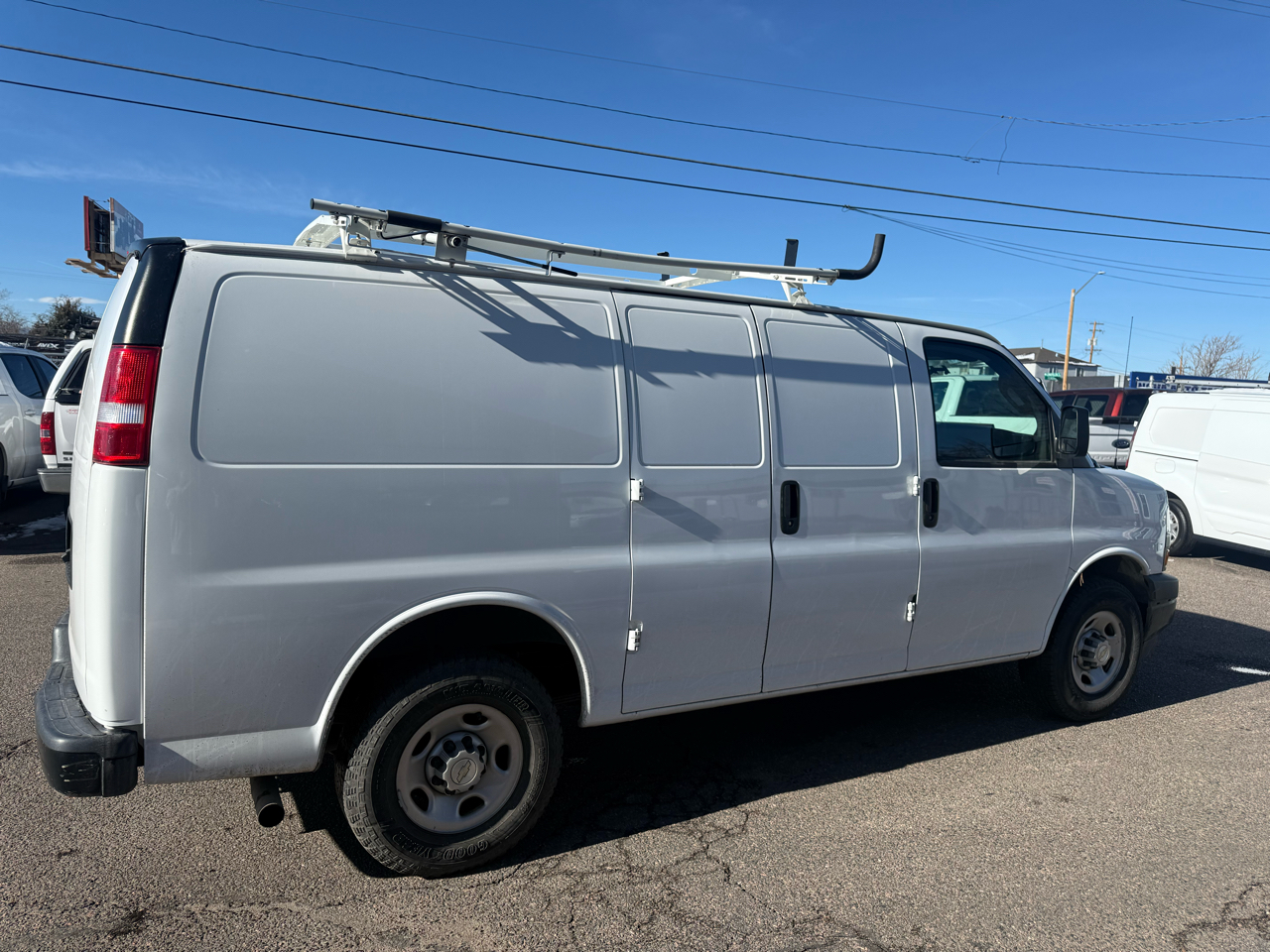 Chevrolet Express Cargo Van RWD 2500 135" 2021