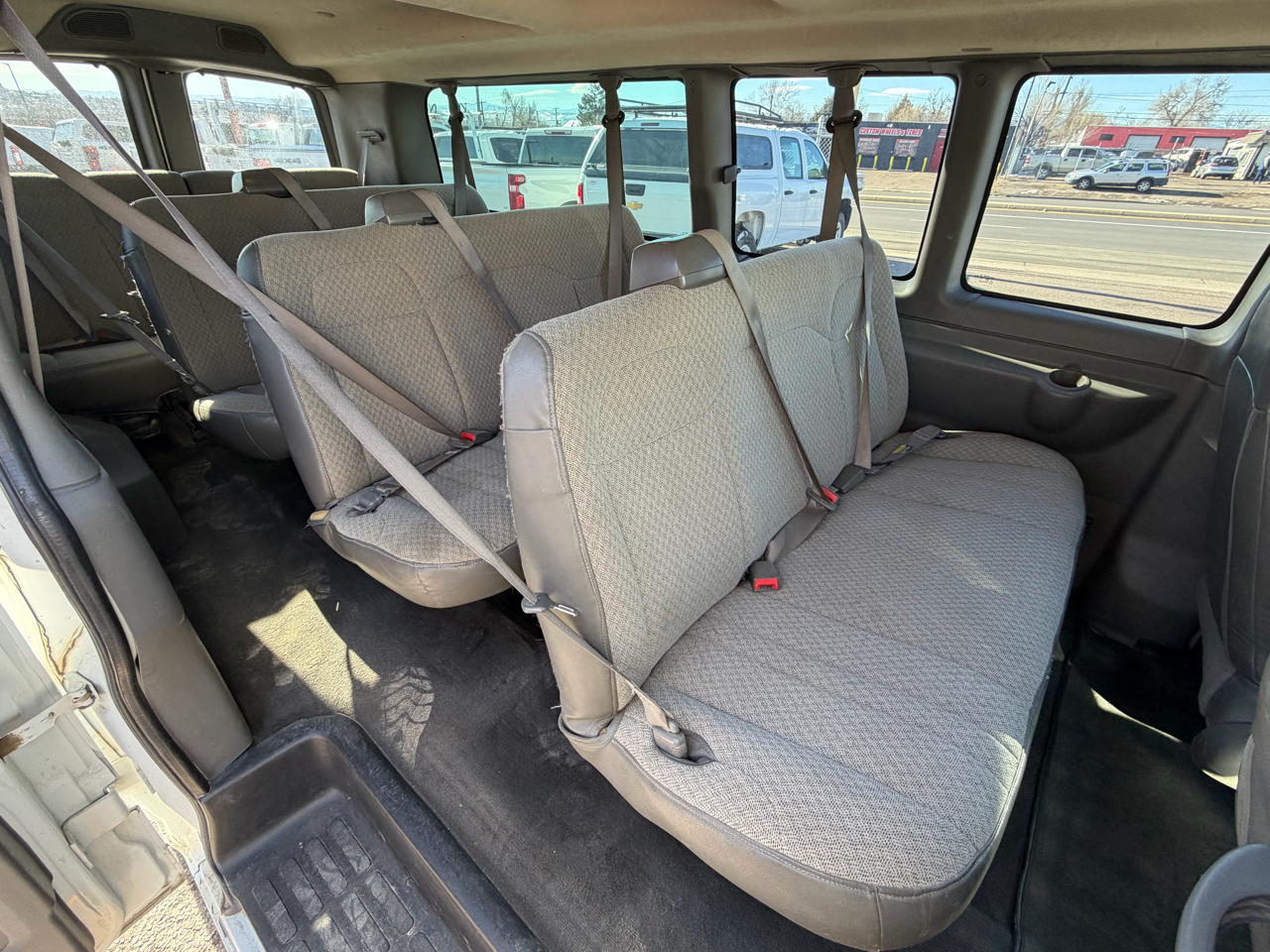 Chevrolet Express Passenger RWD 3500 155" LT w/1LT 2017