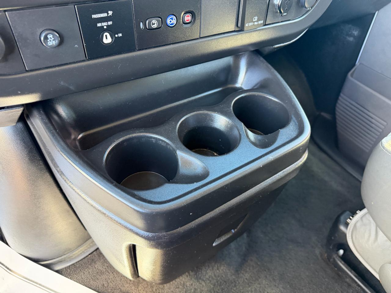 Chevrolet Express Passenger RWD 3500 155" LT w/1LT 2017