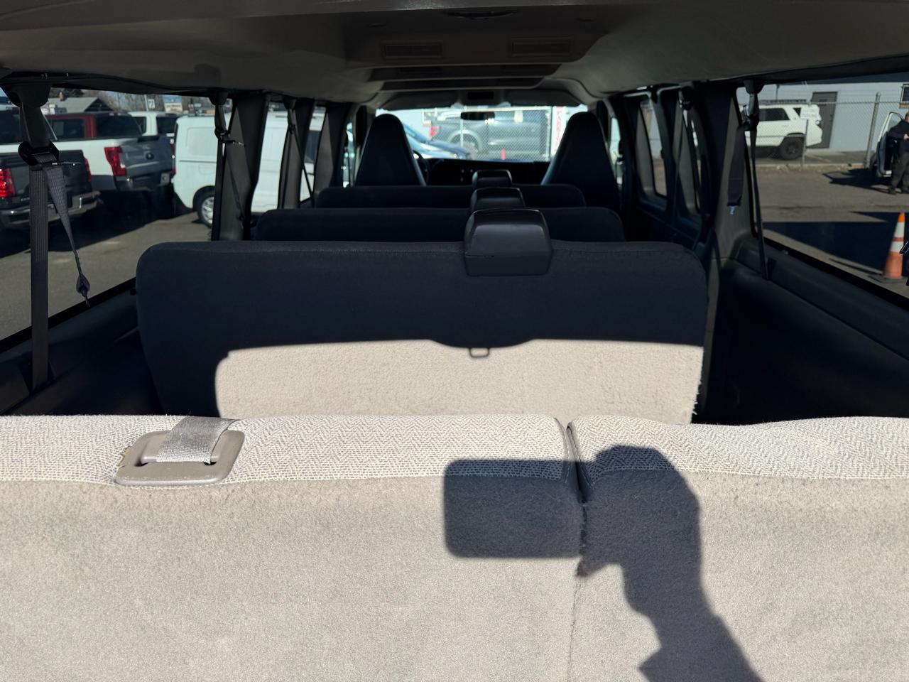 Chevrolet Express Passenger RWD 3500 155" LT w/1LT 2017