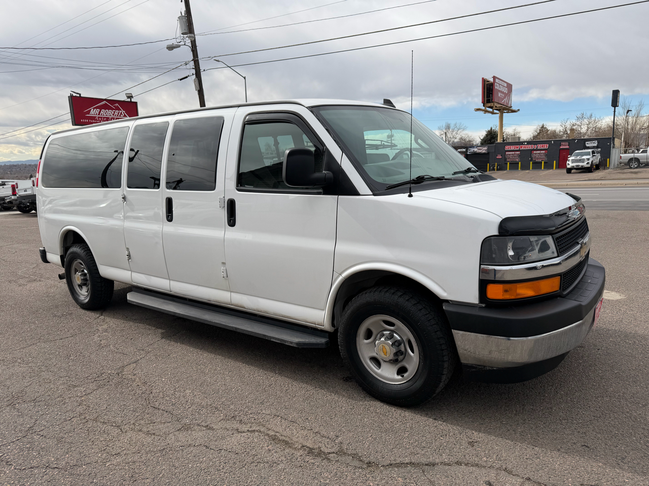 Chevrolet Express Passenger RWD 3500 155" LT w/1LT 2017