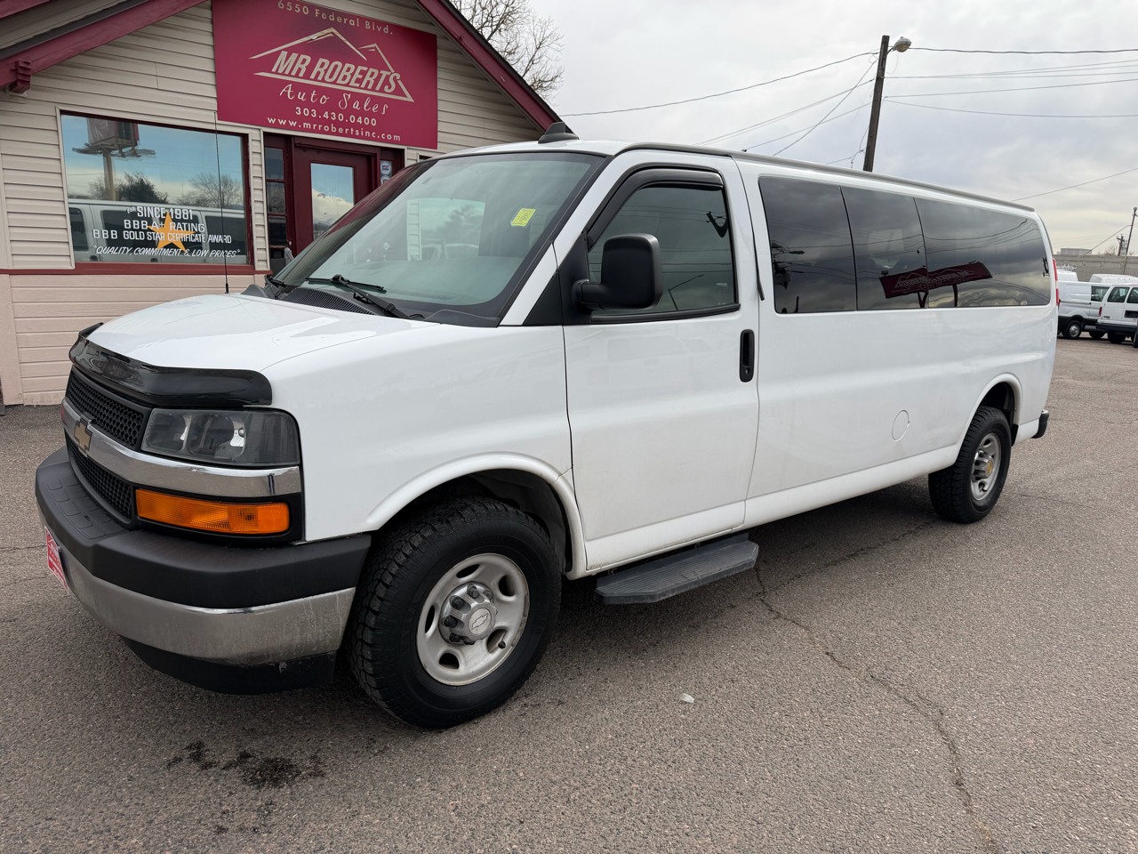Chevrolet Express Passenger RWD 3500 155" LT w/1LT 2017