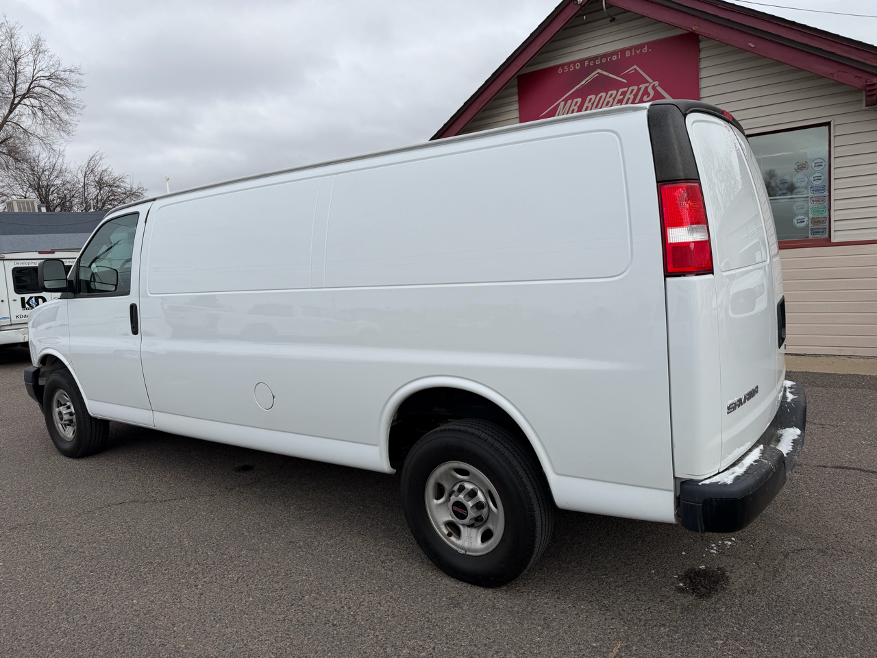 GMC Savana Cargo Van RWD 3500 155" 2023