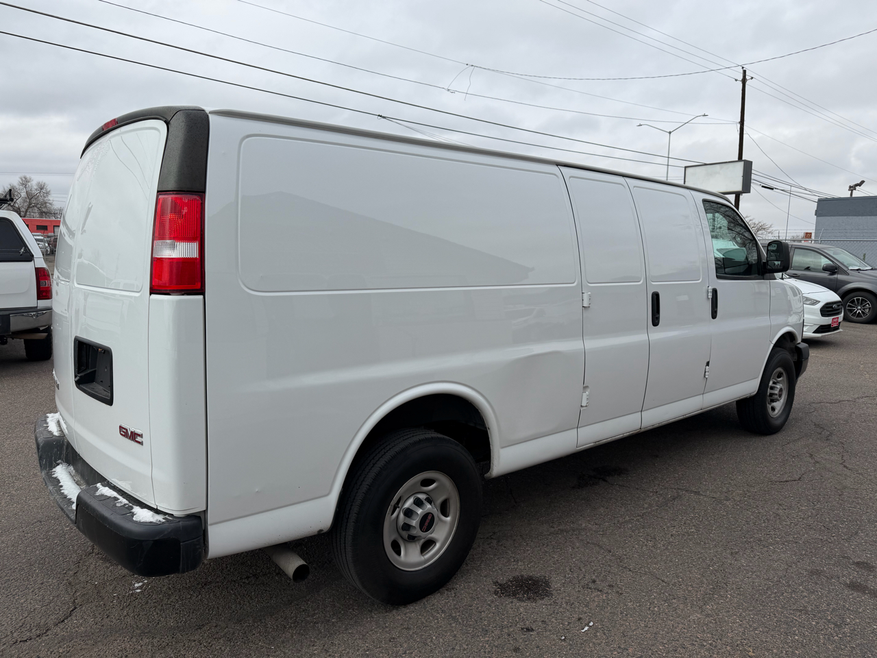 GMC Savana Cargo Van RWD 3500 155" 2023