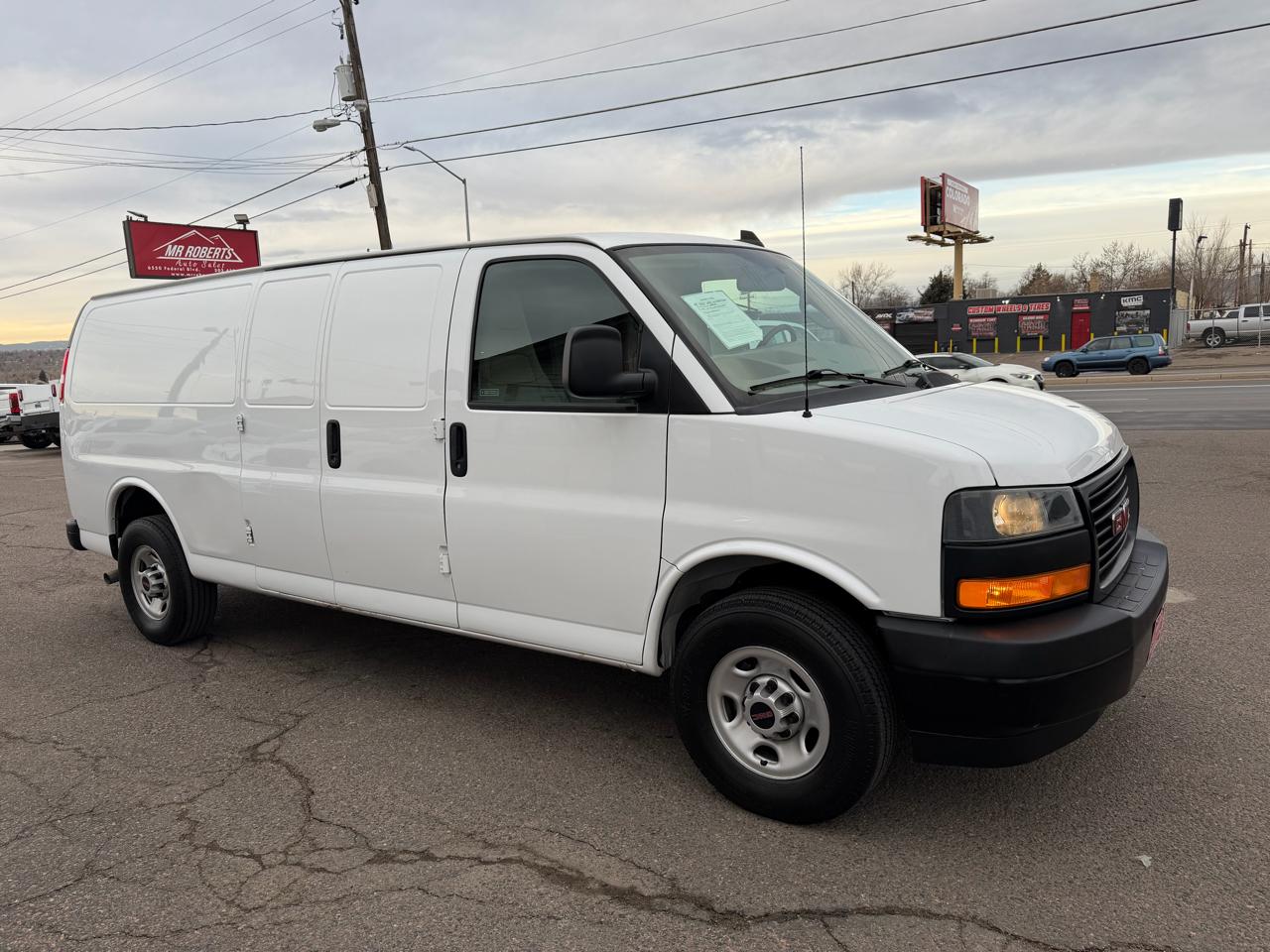 GMC Savana Cargo Van RWD 3500 155" 2023