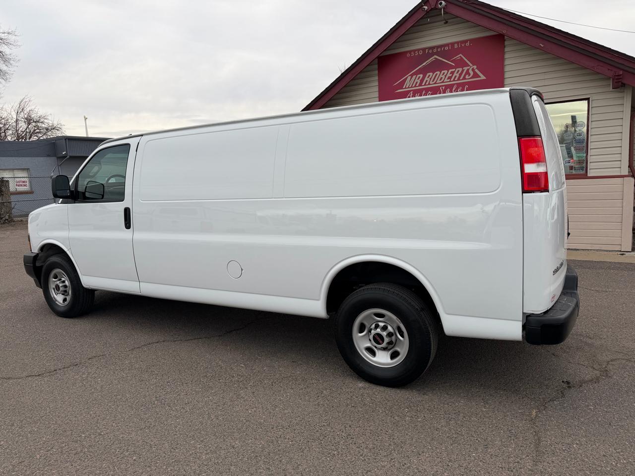 GMC Savana Cargo Van RWD 3500 155" 2023