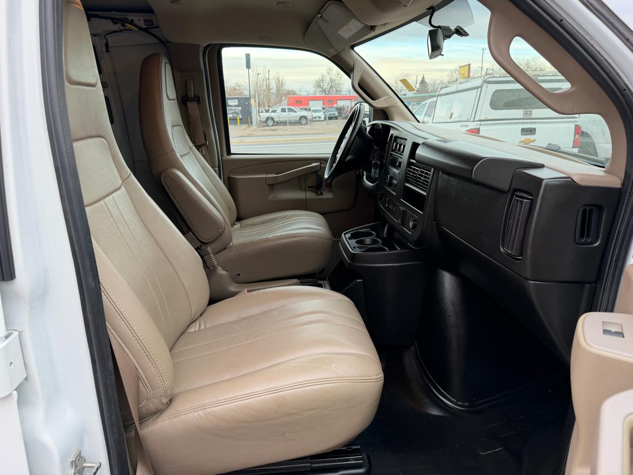 GMC Savana Cargo Van RWD 3500 155" 2023