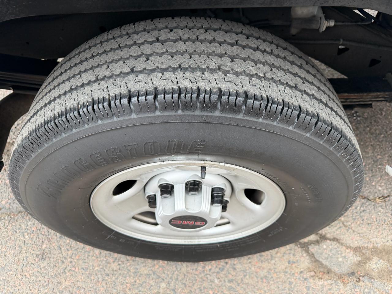 GMC Savana Cargo Van RWD 3500 155" 2023