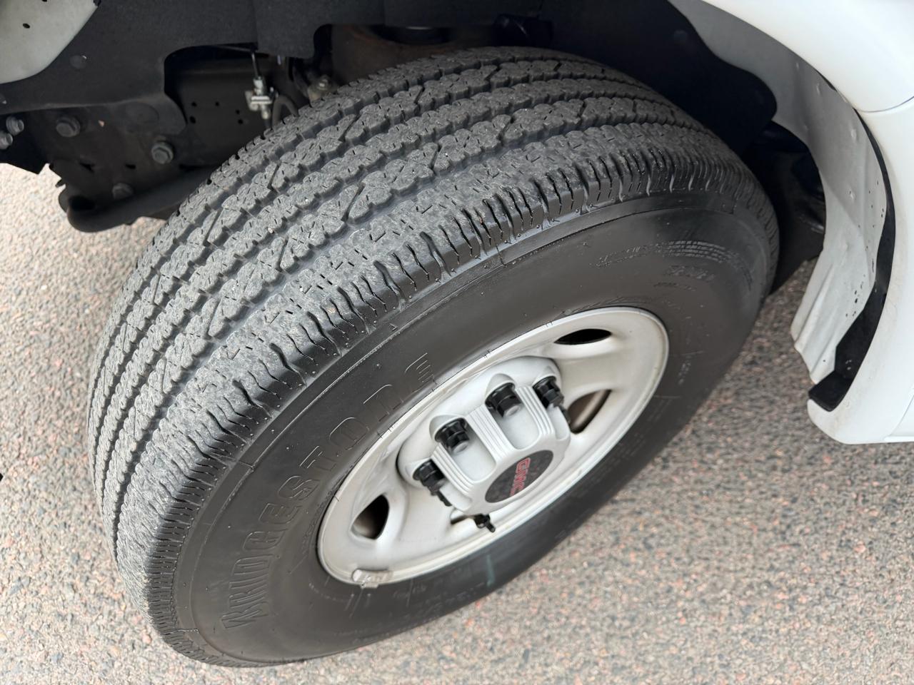 GMC Savana Cargo Van RWD 3500 155" 2023