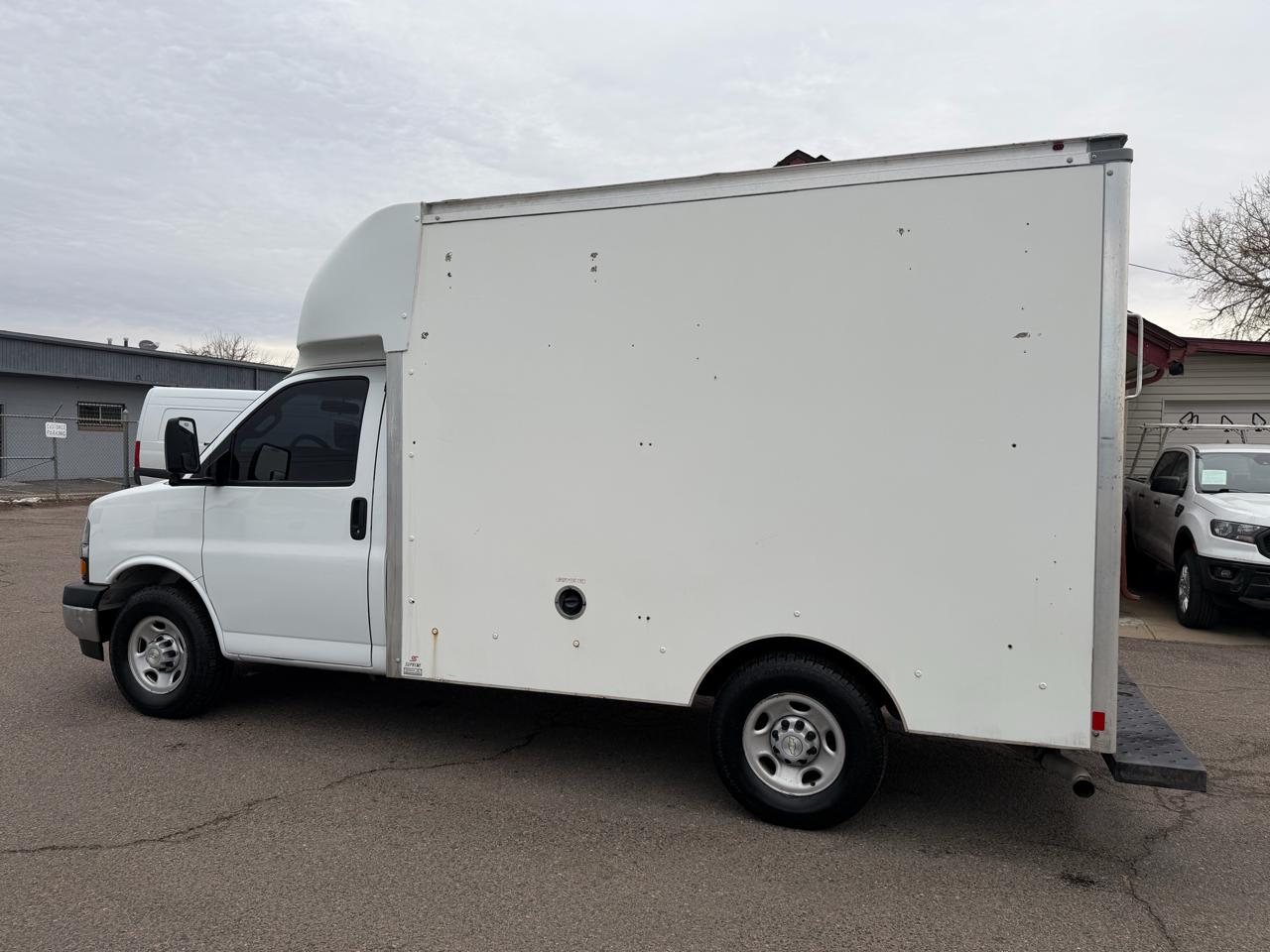 Chevrolet Express Commercial Cutaway 3500 Van 139" 2020