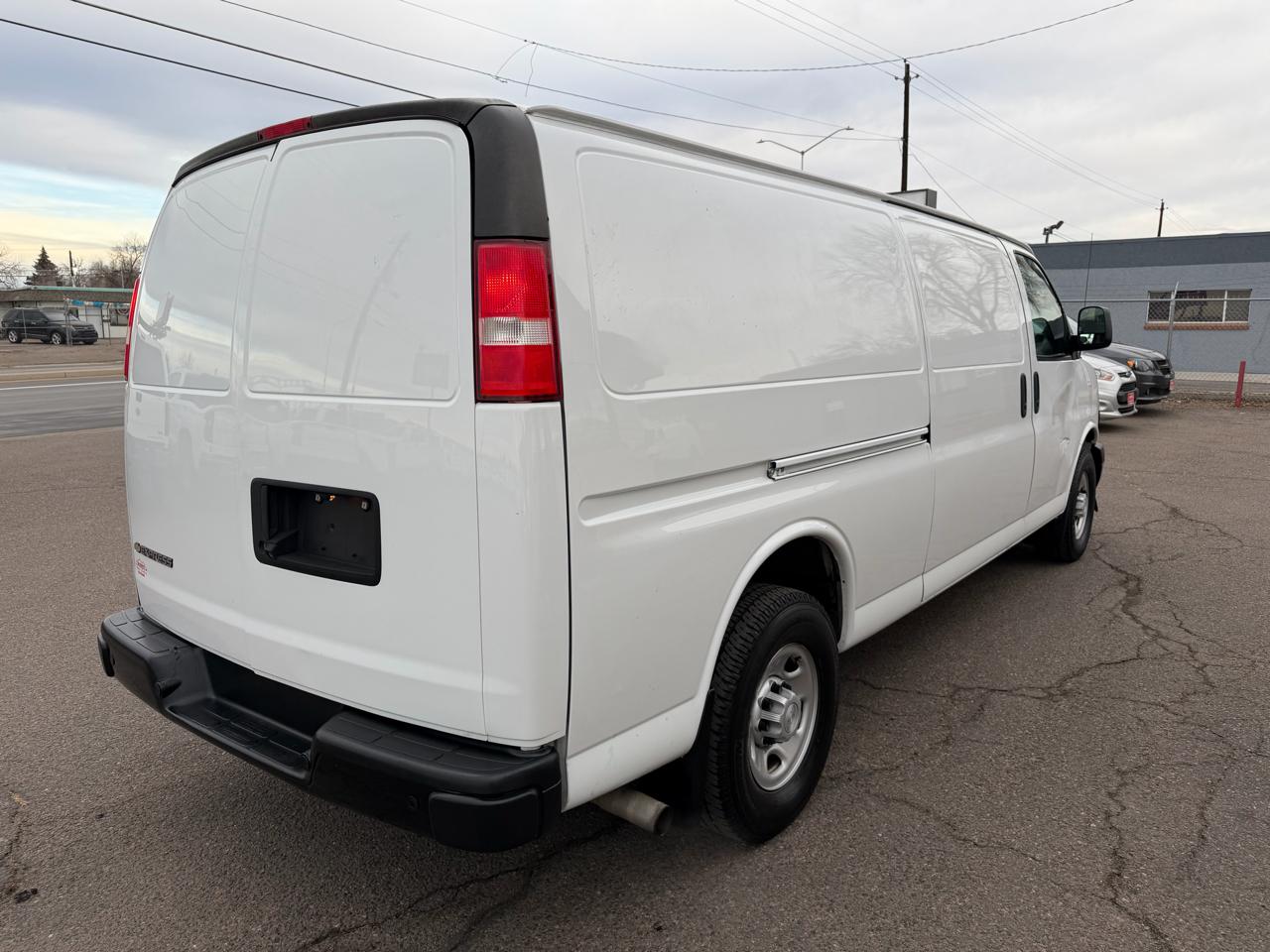 Chevrolet Express Cargo Van RWD 3500 155" 2019