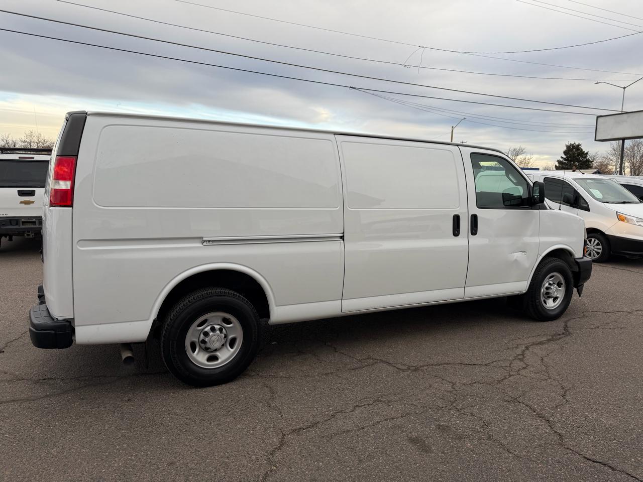 Chevrolet Express Cargo Van RWD 3500 155" 2019