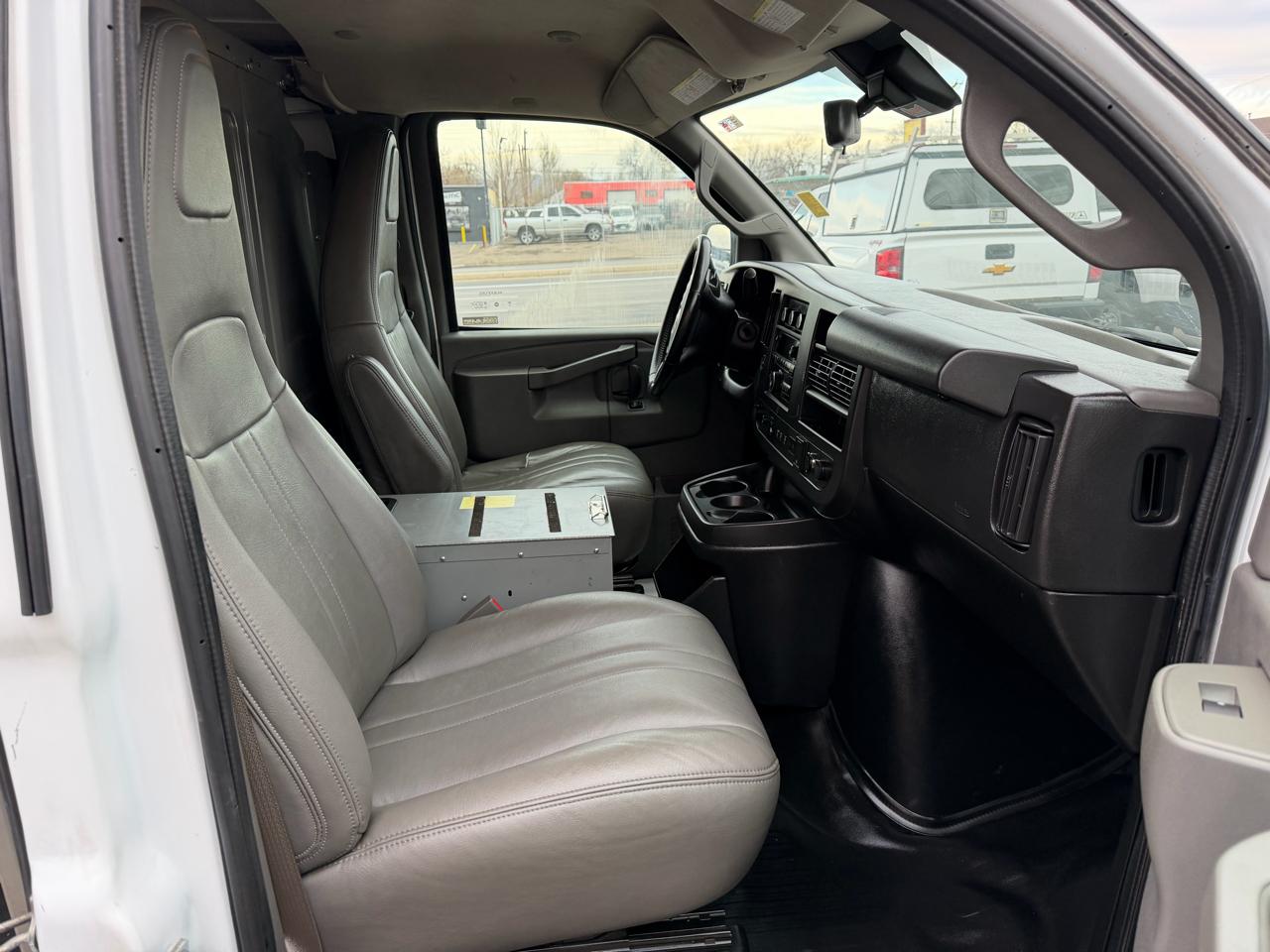 Chevrolet Express Cargo Van RWD 3500 155" 2019