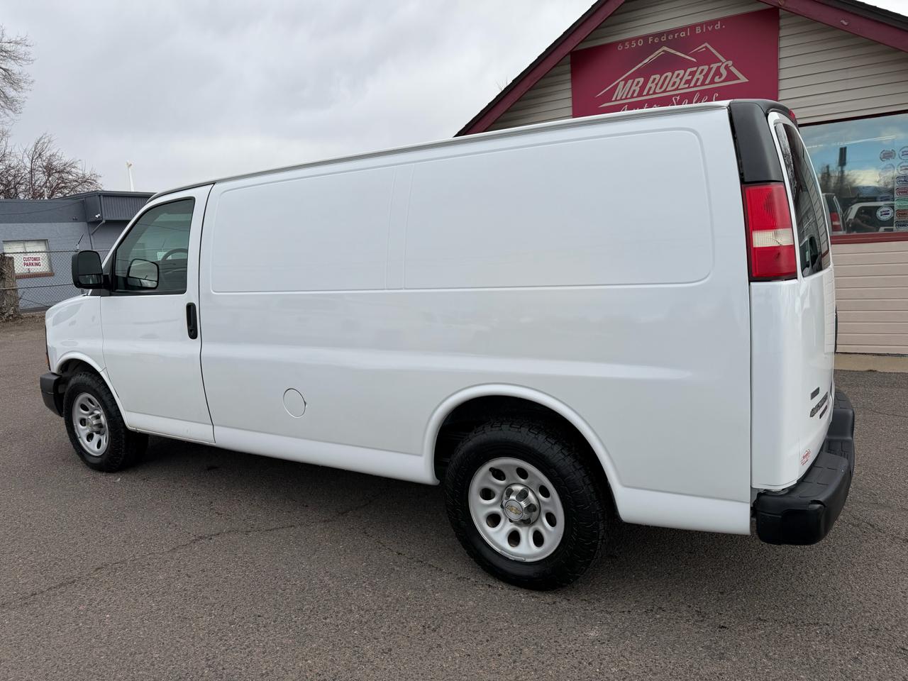 Chevrolet Express Cargo Van AWD 1500 135" 2011