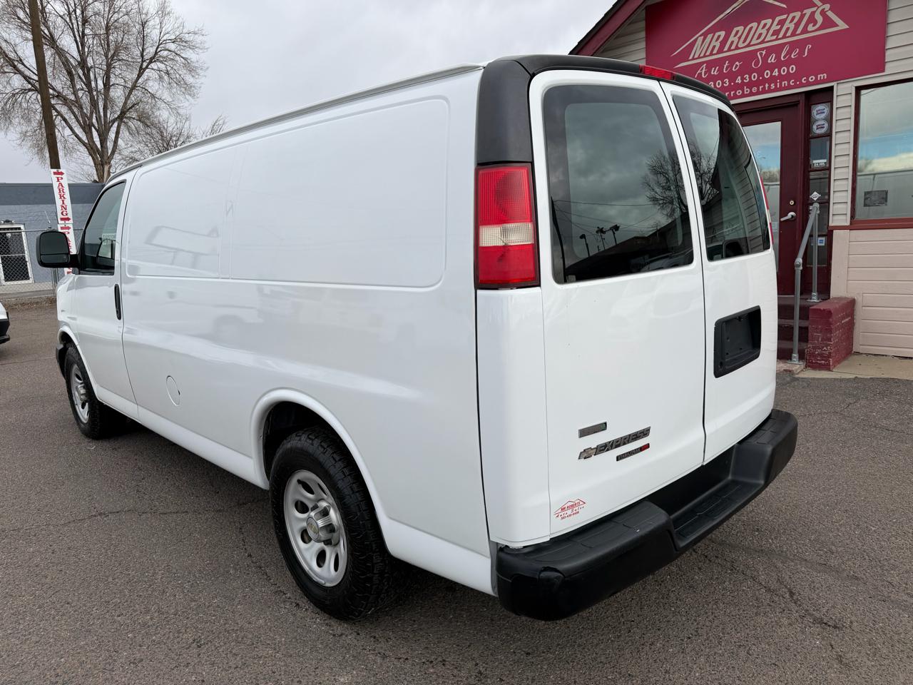 Chevrolet Express Cargo Van AWD 1500 135" 2011