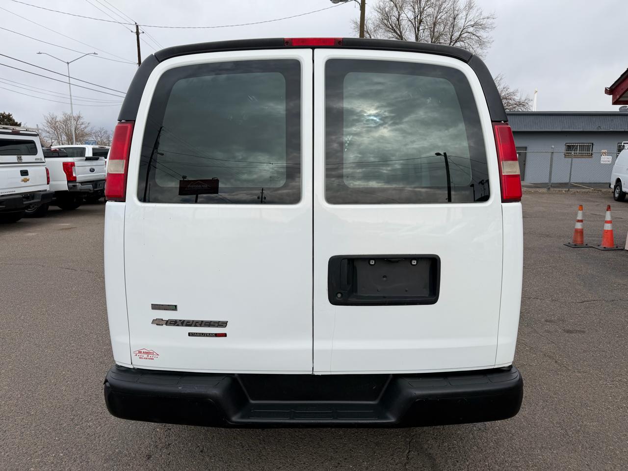 Chevrolet Express Cargo Van AWD 1500 135" 2011