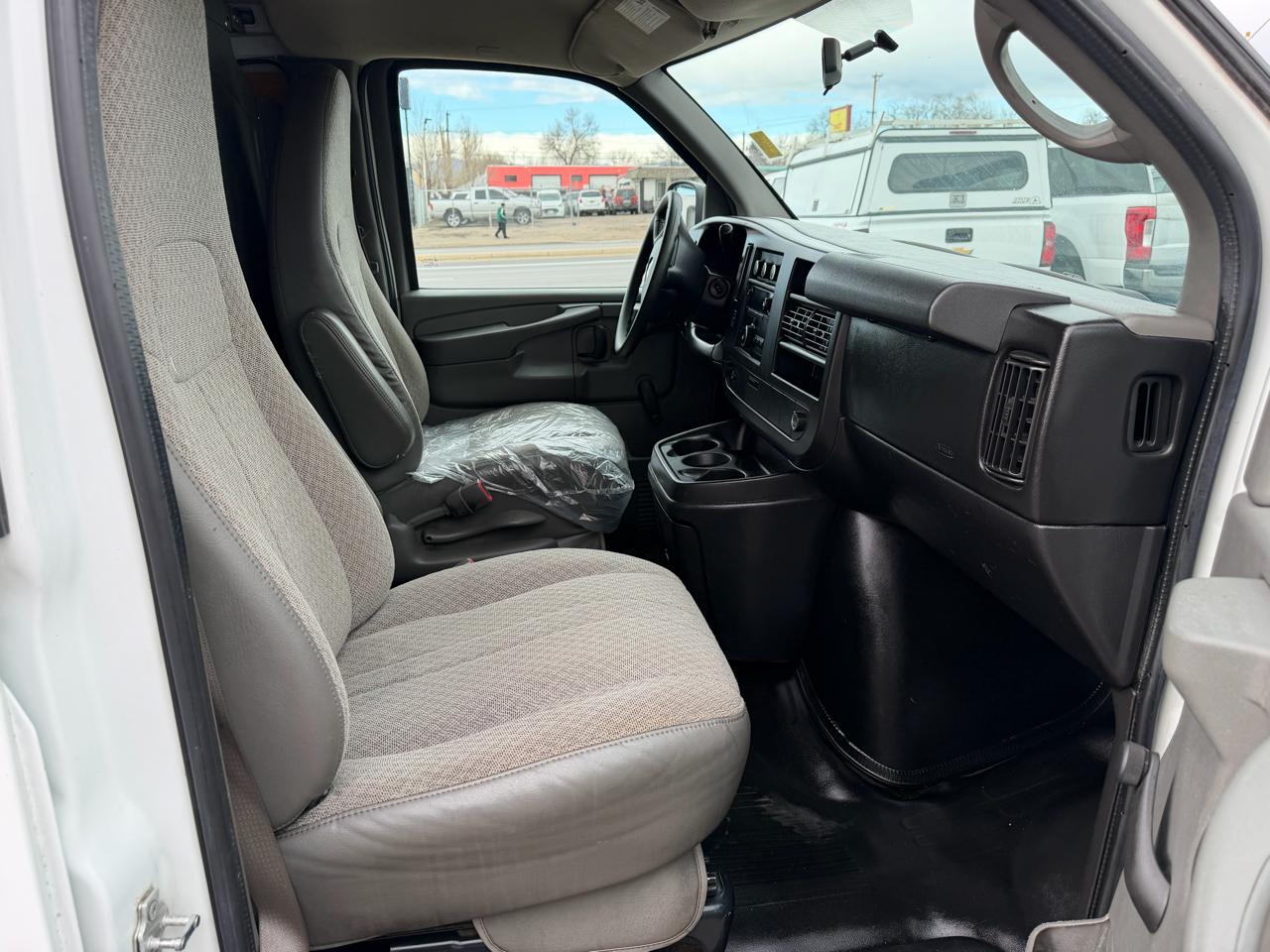 Chevrolet Express Cargo Van AWD 1500 135" 2011