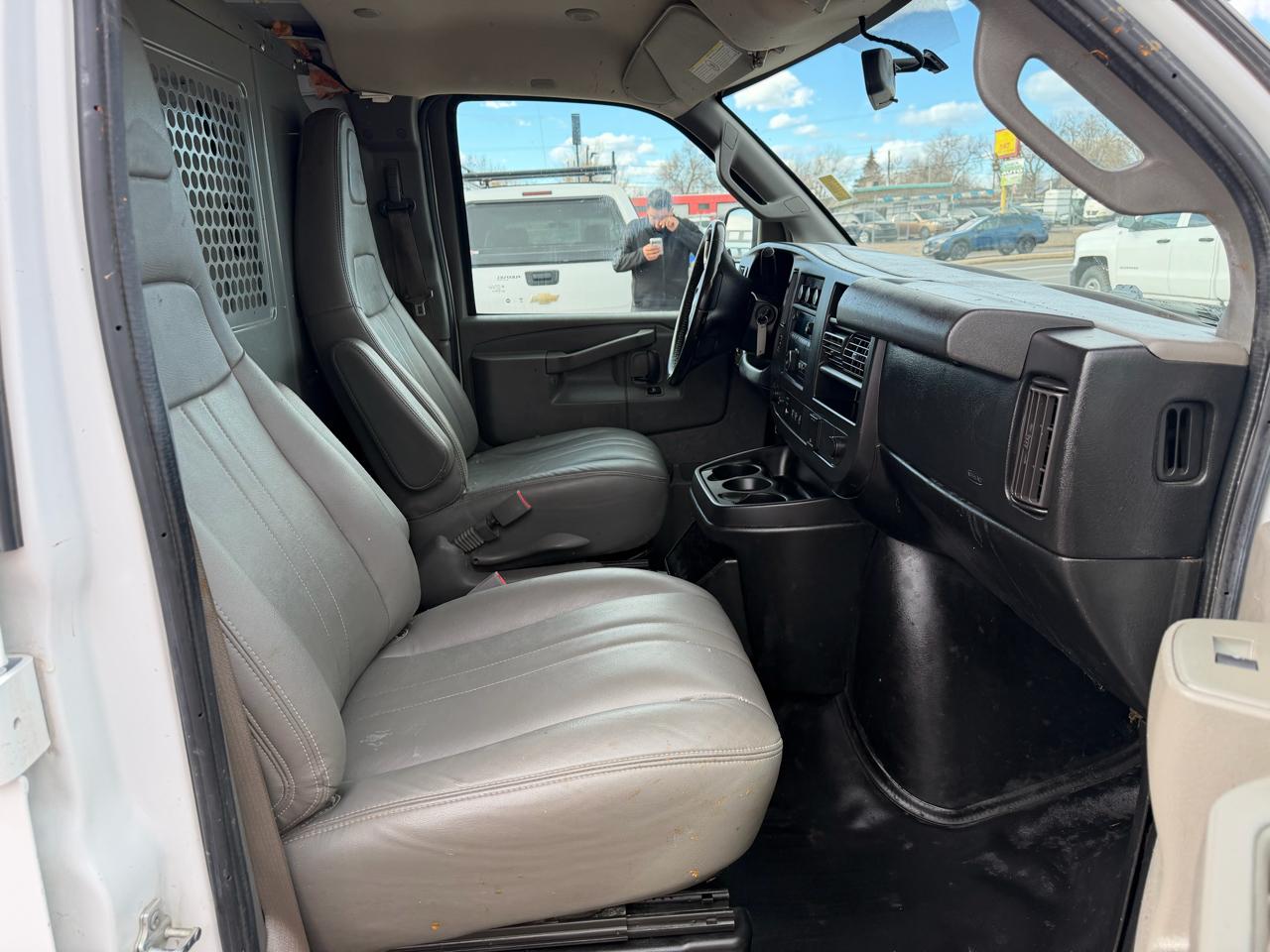 Chevrolet Express Cargo Van RWD 2500 155" 2018