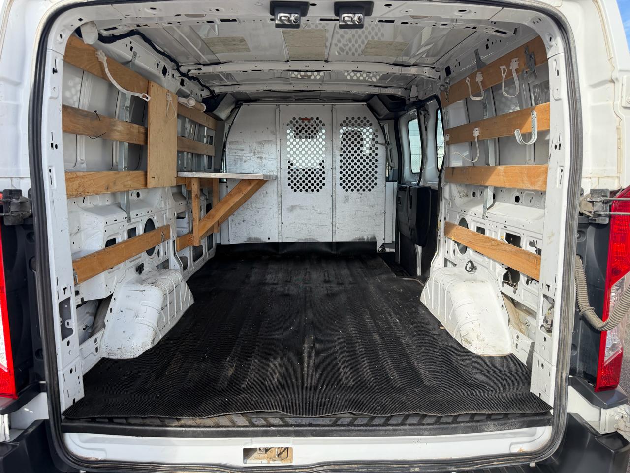 Ford Transit Cargo Van T-250 130" Low Rf 9000 GVWR Swing-Out RH Dr 2016