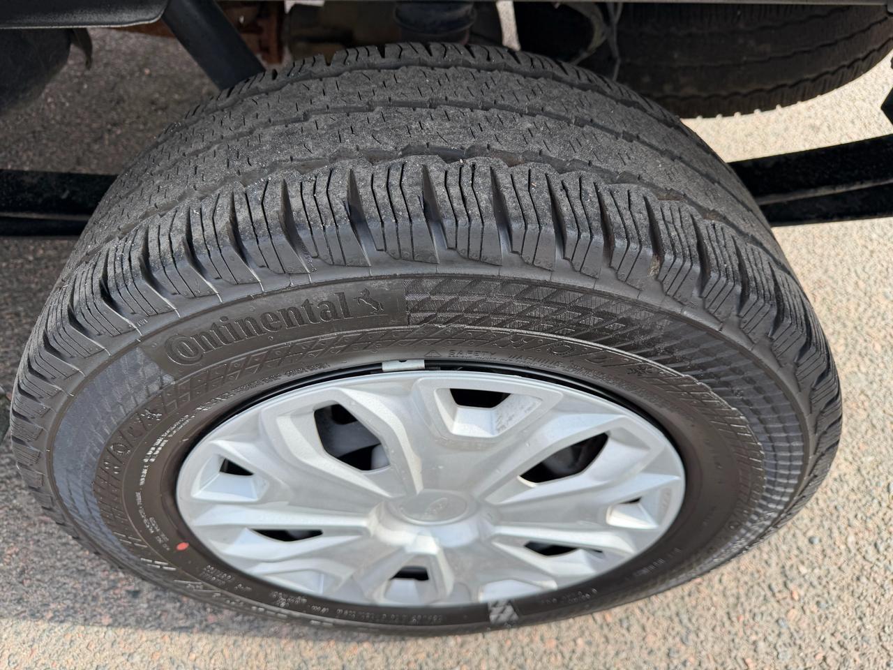 Ford Transit Cargo Van T-250 130" Low Rf 9070 GVWR RWD 2023