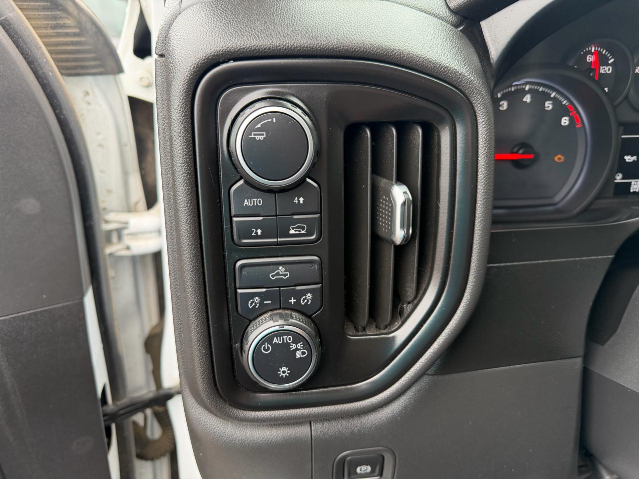 Chevrolet Silverado 1500 4WD Reg Cab 140" Work Truck 2020