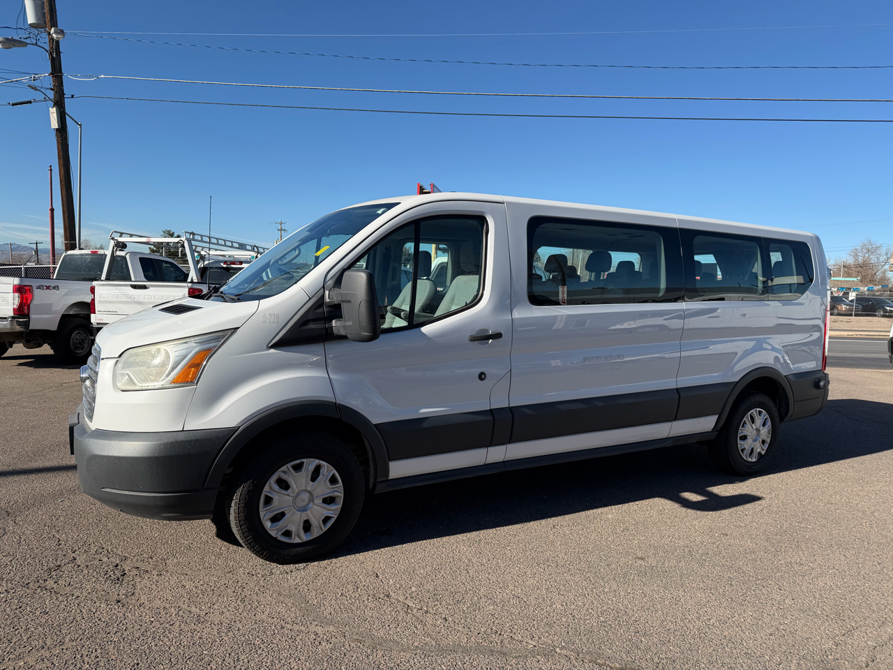 Ford Transit Wagon T-350 148" Low Roof XLT Swing-Out RH Dr 2017