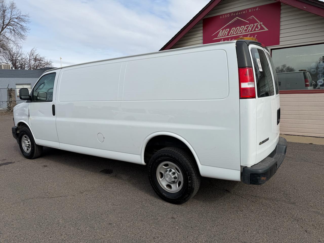 Chevrolet Express Cargo Van RWD 2500 155" 2020