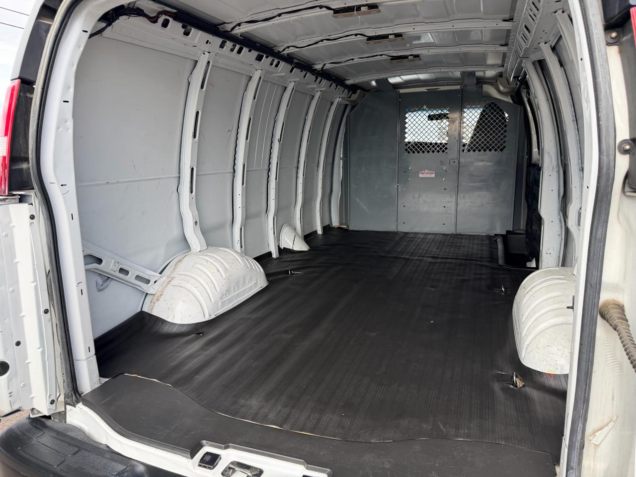 Chevrolet Express Cargo Van RWD 2500 155" 2020