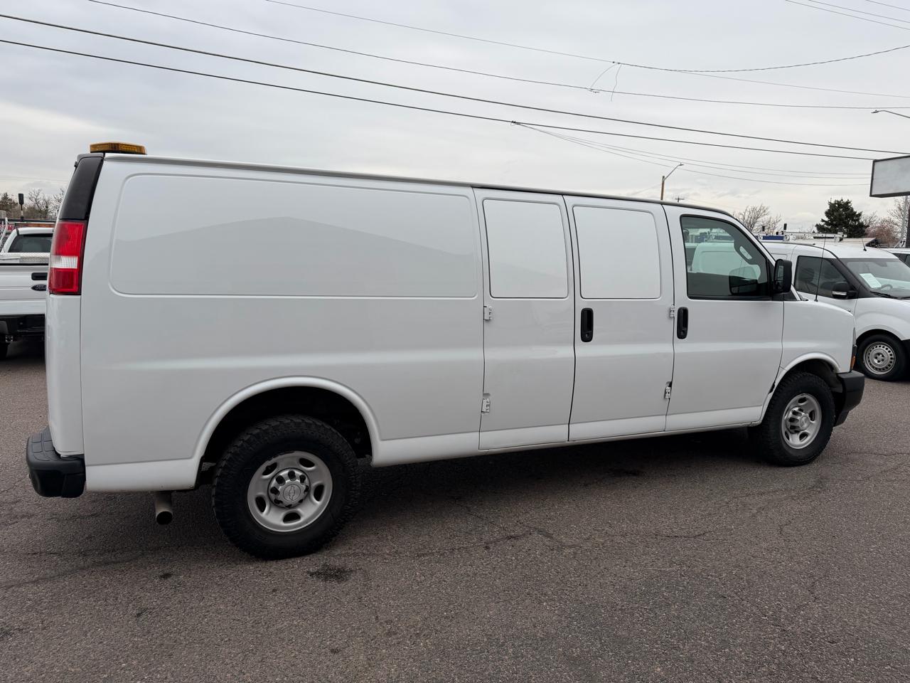 Chevrolet Express Cargo Van RWD 2500 155" 2020