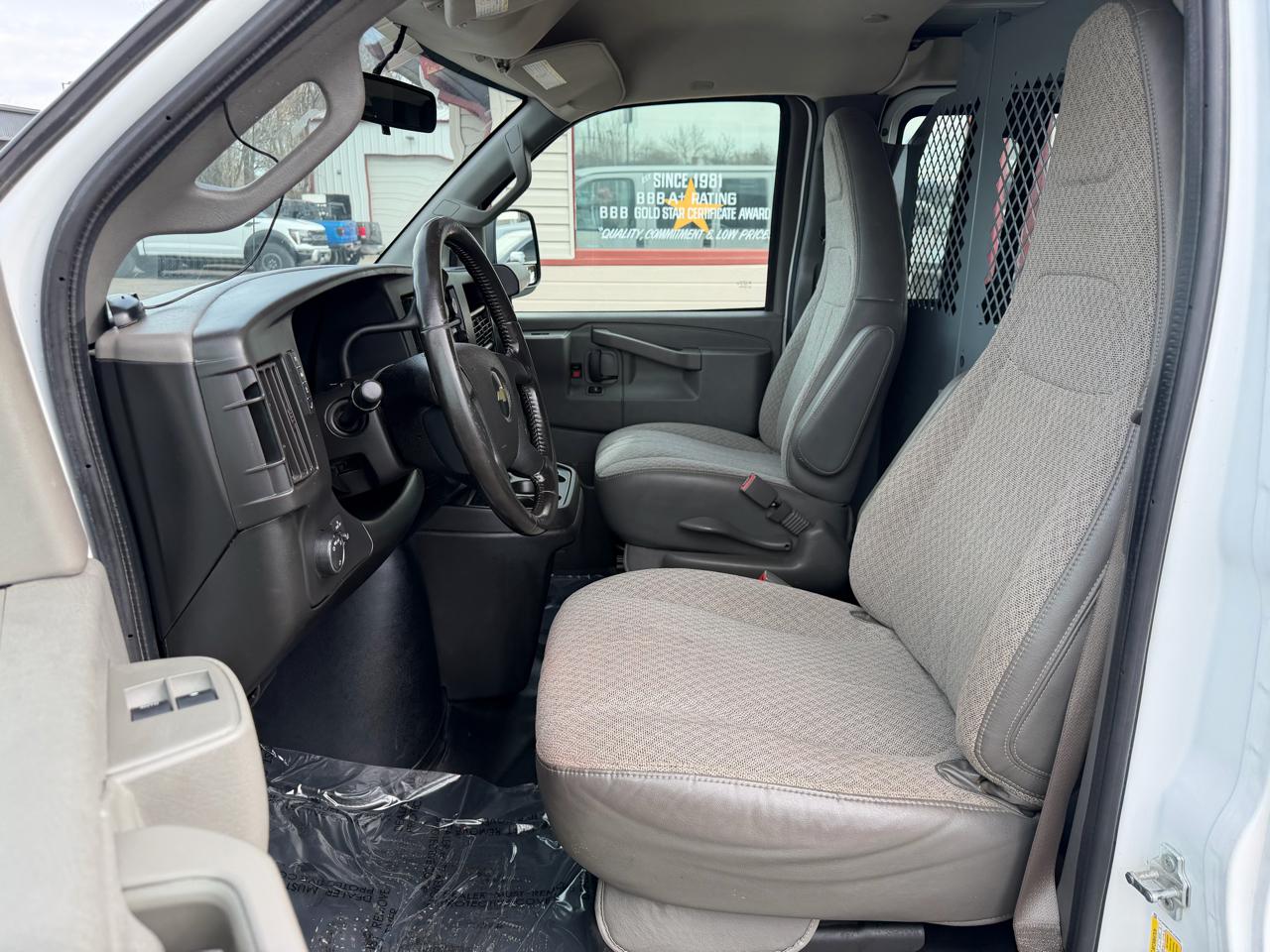 Chevrolet Express Cargo Van RWD 2500 155" 2020