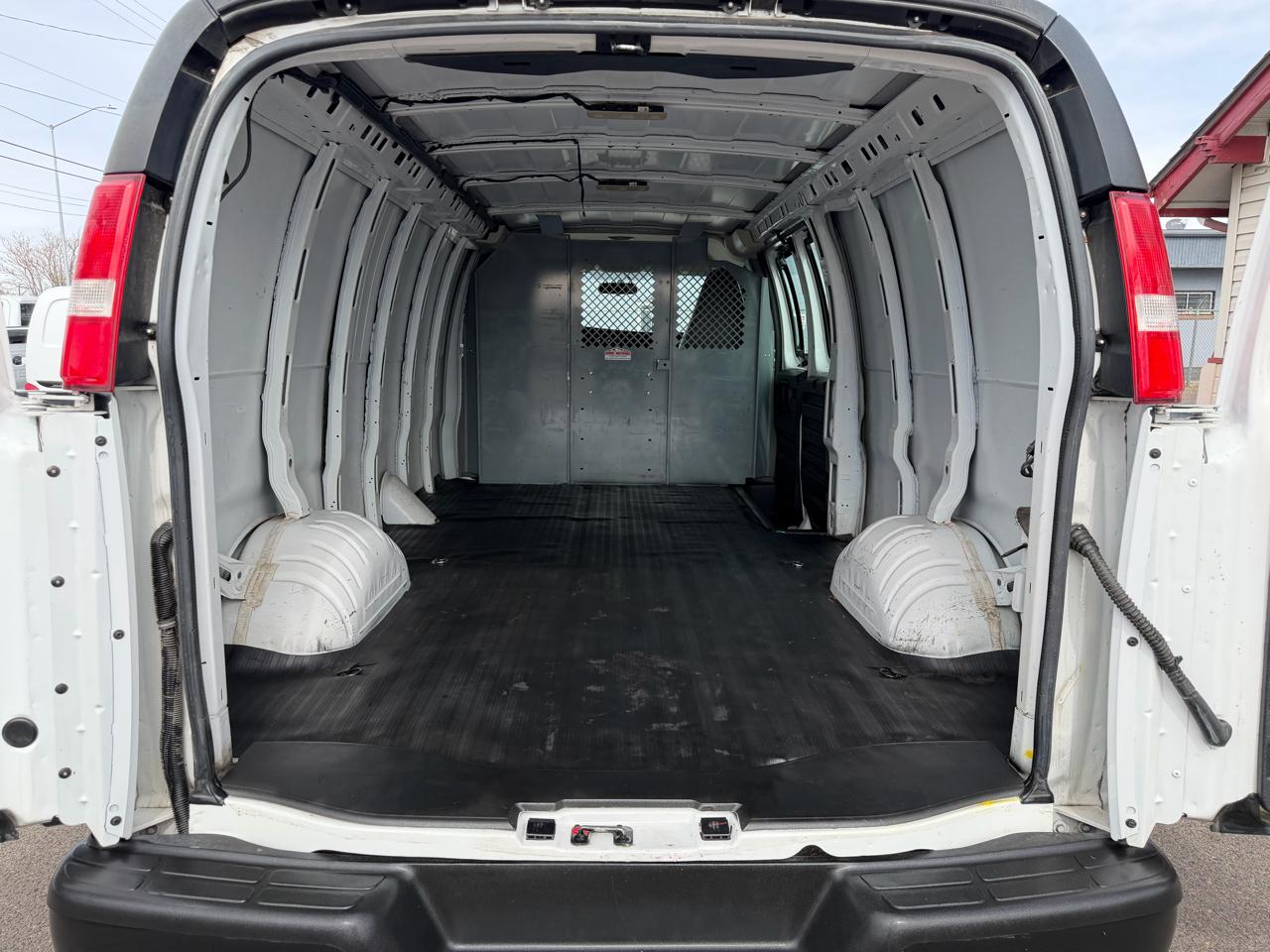 Chevrolet Express Cargo Van RWD 2500 155" 2020