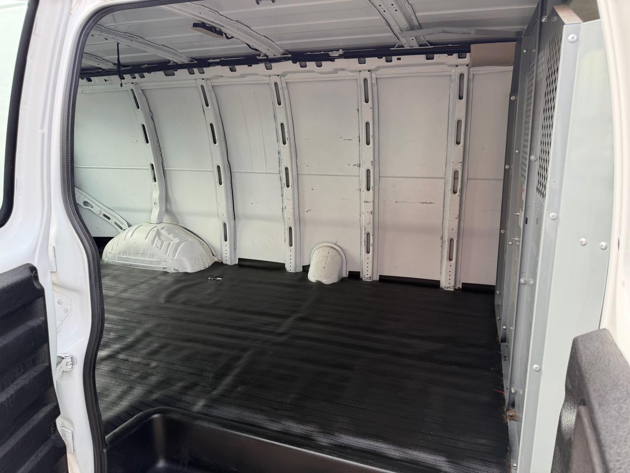 Chevrolet Express Cargo Van RWD 2500 155" 2020