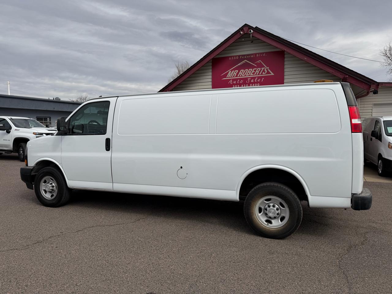 Chevrolet Express Cargo Van RWD 2500 155" 2020