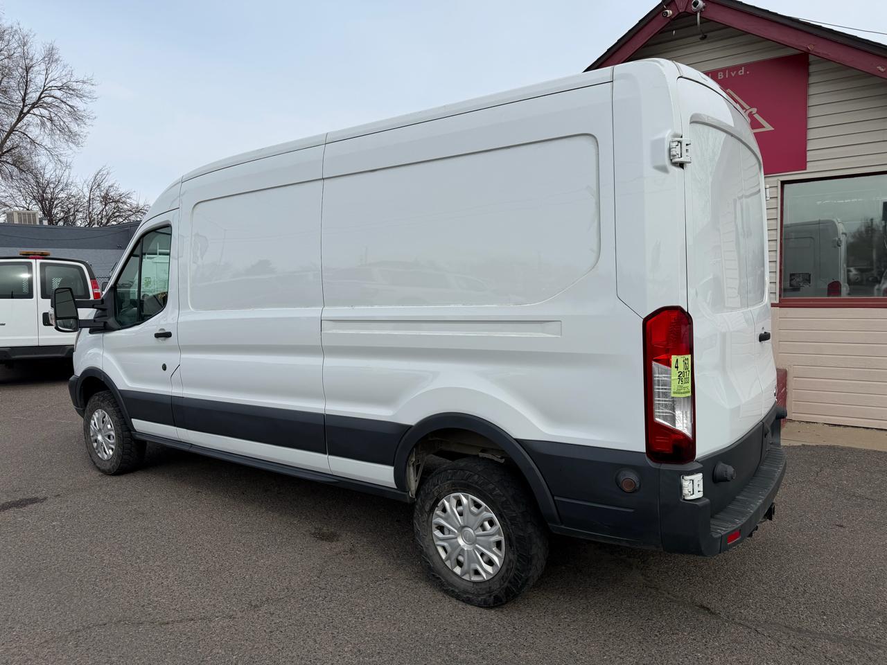 Ford Transit Van T-250 148" Med Rf 9000 GVWR Sliding RH Dr 2017