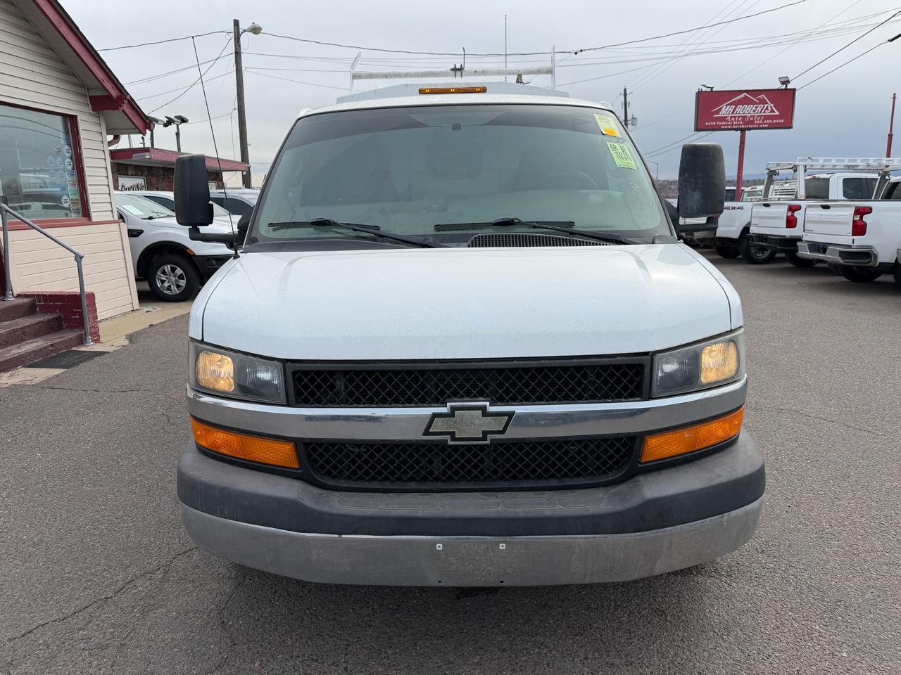 Chevrolet Express Commercial Cutaway 3500 Van 139" 2016