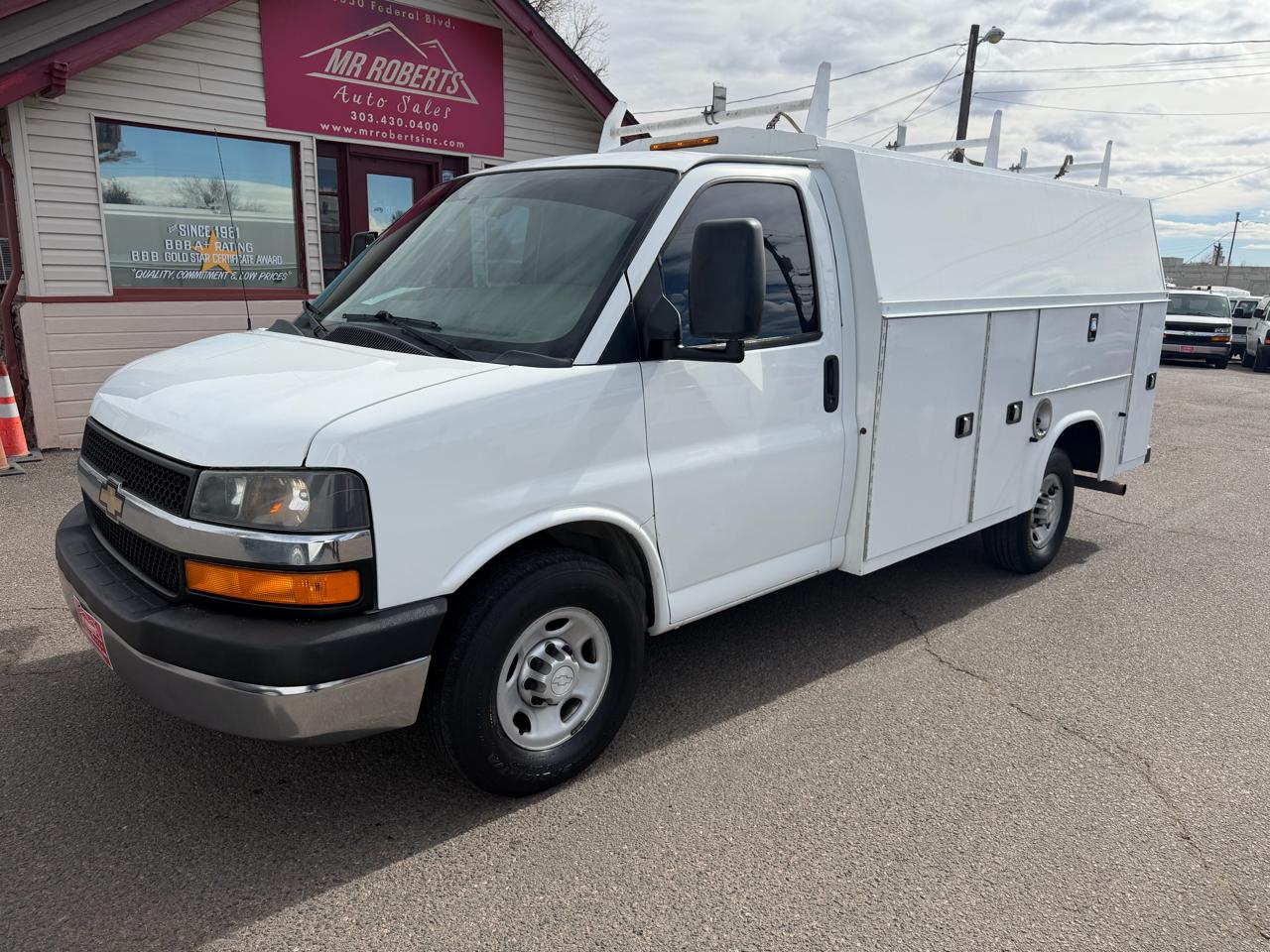 Chevrolet Express Commercial Cutaway 3500 Van 139" 2016