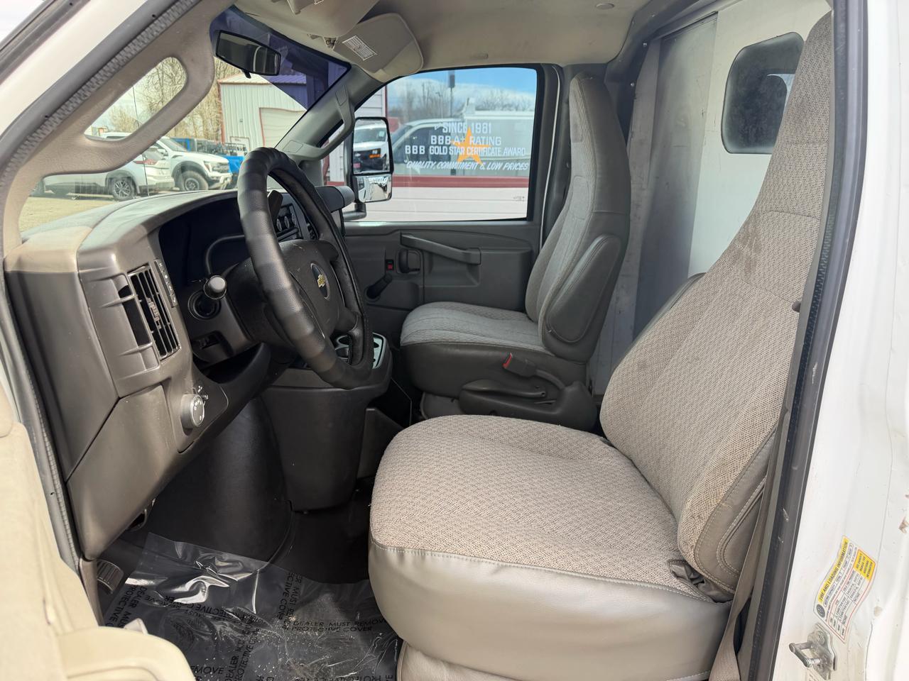 Chevrolet Express Commercial Cutaway 3500 Van 139" 2016