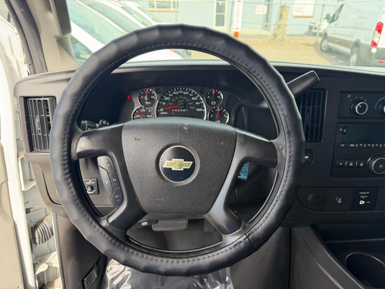 Chevrolet Express Commercial Cutaway 3500 Van 139" 2016