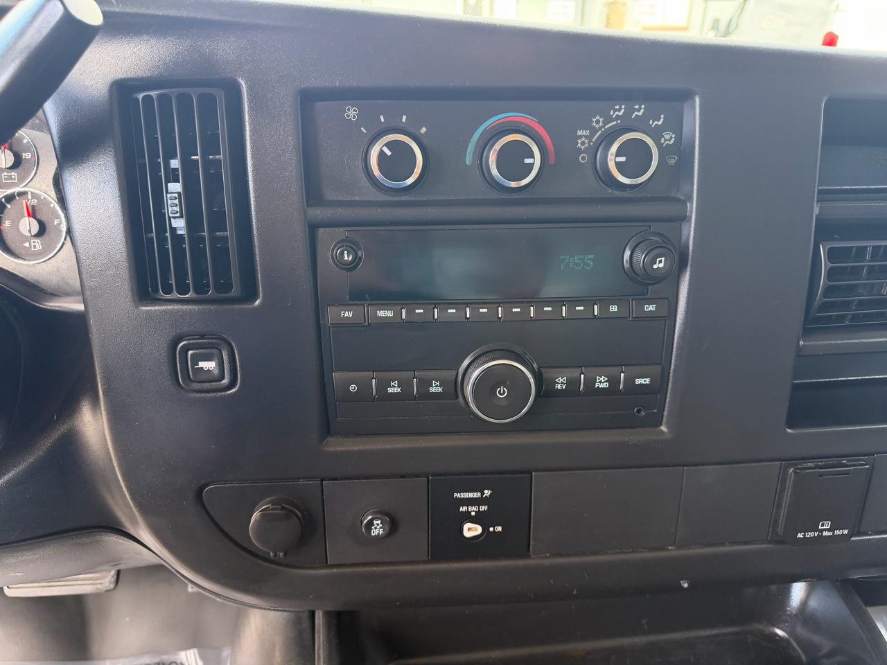 Chevrolet Express Commercial Cutaway 3500 Van 139" 2016