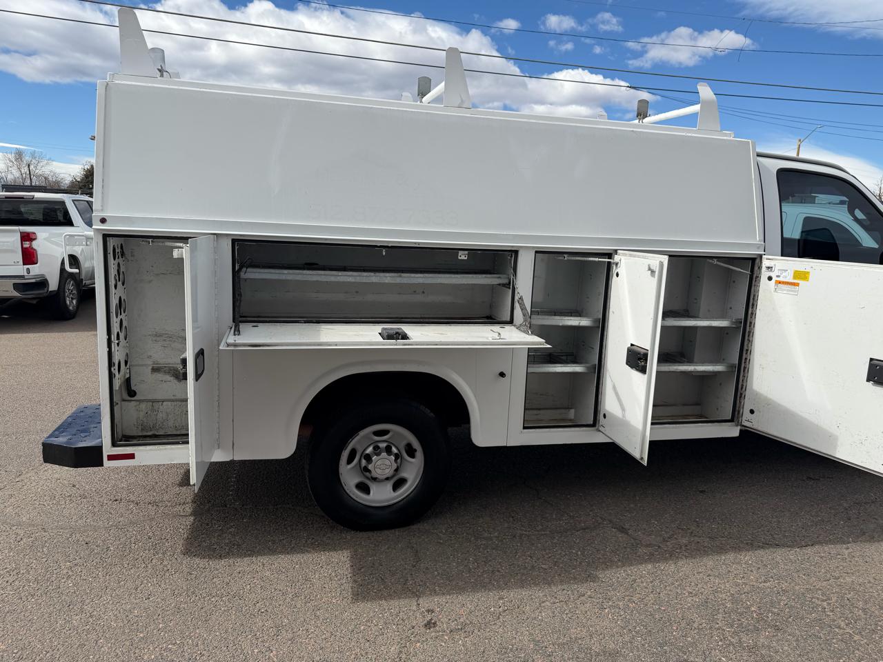 Chevrolet Express Commercial Cutaway 3500 Van 139" 2016